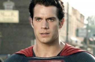 Zack Snyder Reveals Henry Cavill within the Reeves Superman Swimsuit